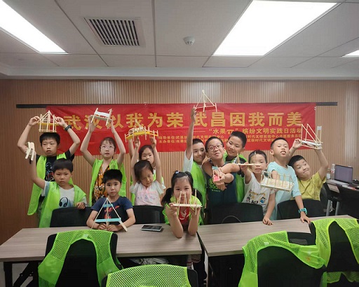 小工匠遇見大國工程 武漢學子用筷子“智造”長江夢想