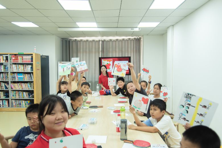 共繪團結同心圓 巢湖學院民族團結實踐團赴北大街社區開展鑄牢中華民族共同體意識