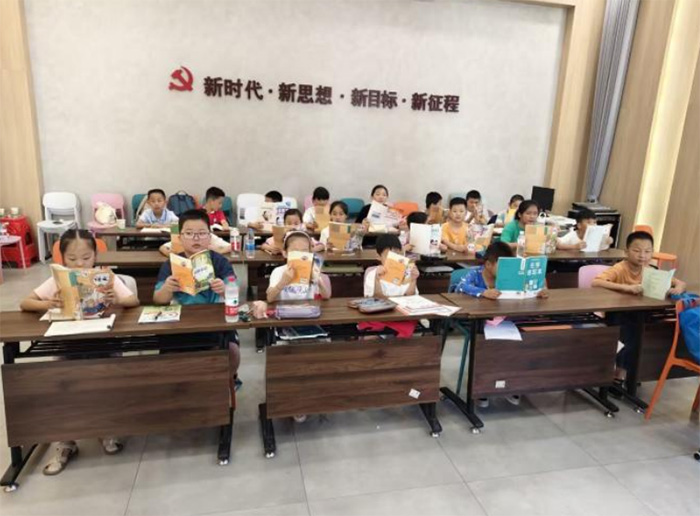青春畫筆點亮童心！池院學子“繁星照左店”，為鄉村孩子筑造夢想樂園