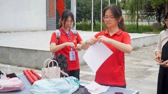 多彩民族風，特色游戲樂。