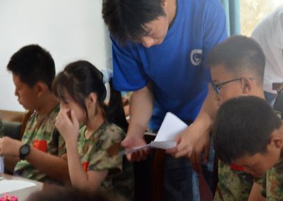 星耀雙城七彩橋團隊暑期三下鄉——紅紙翩躚處，童心定格時