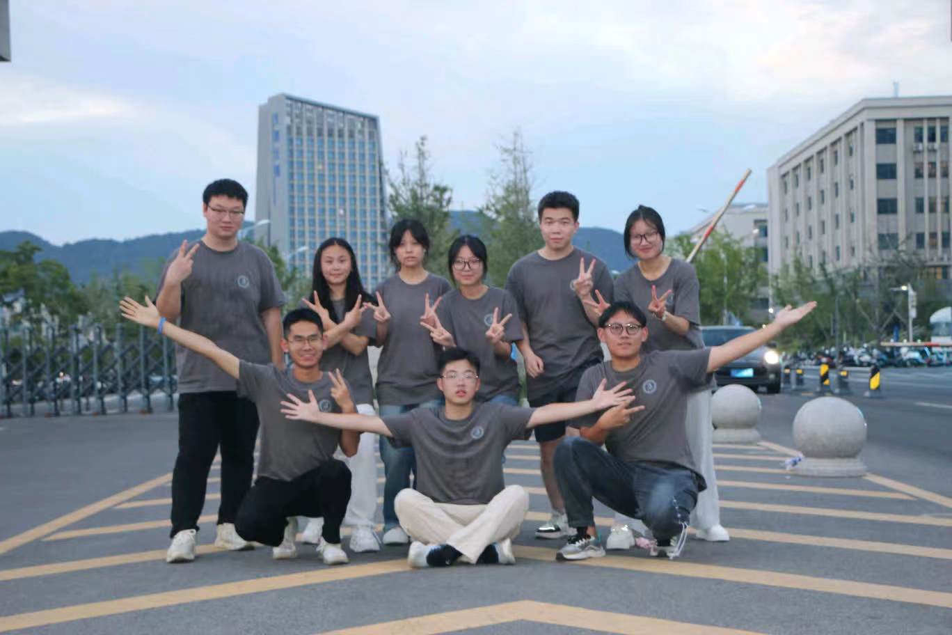 用心培育當(dāng)下，用愛播種未來