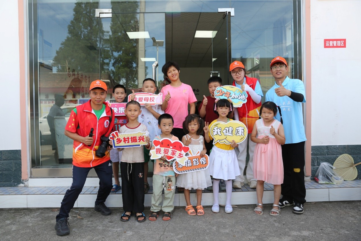 鏡頭為橋 溫情相匯:重慶城市管理職業學院2025年三下鄉團隊走進金佛村