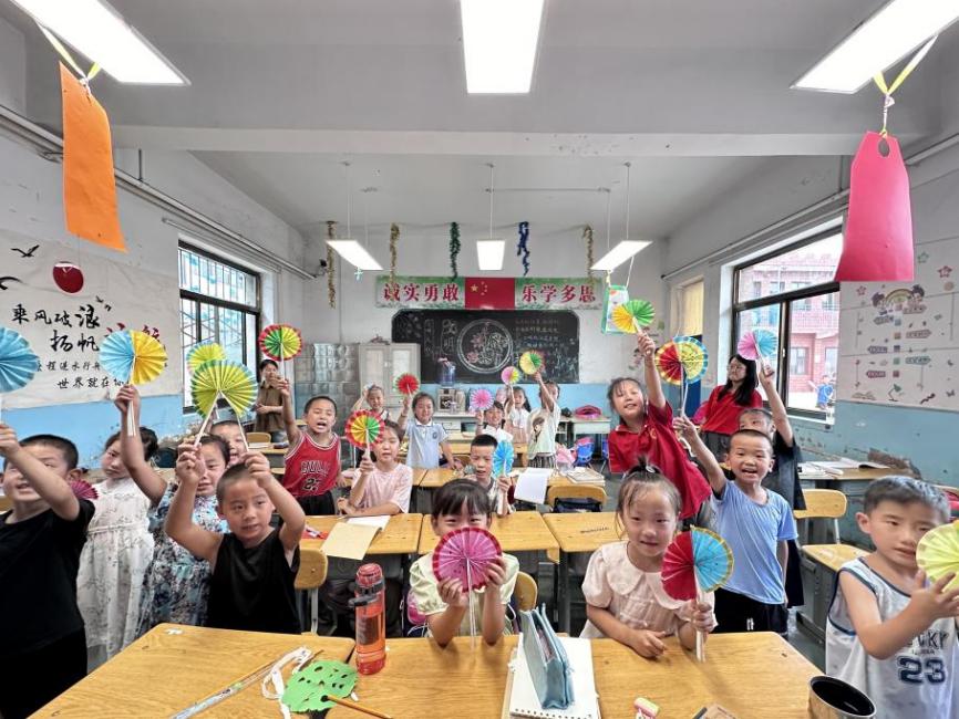 山西師大學子三下鄉|紙韻繪童心，扇舞傳文化