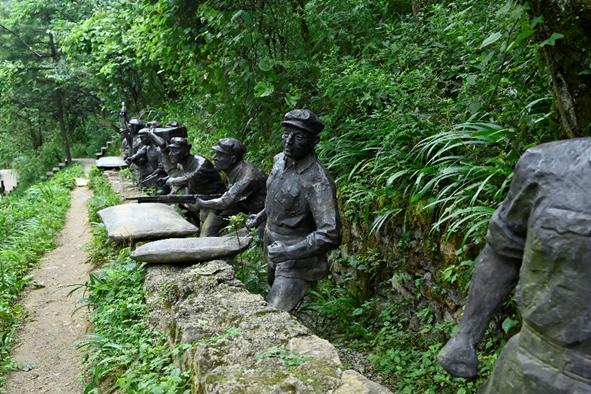 南郵學子三下鄉：邁雄關漫漫，感鐵骨錚錚