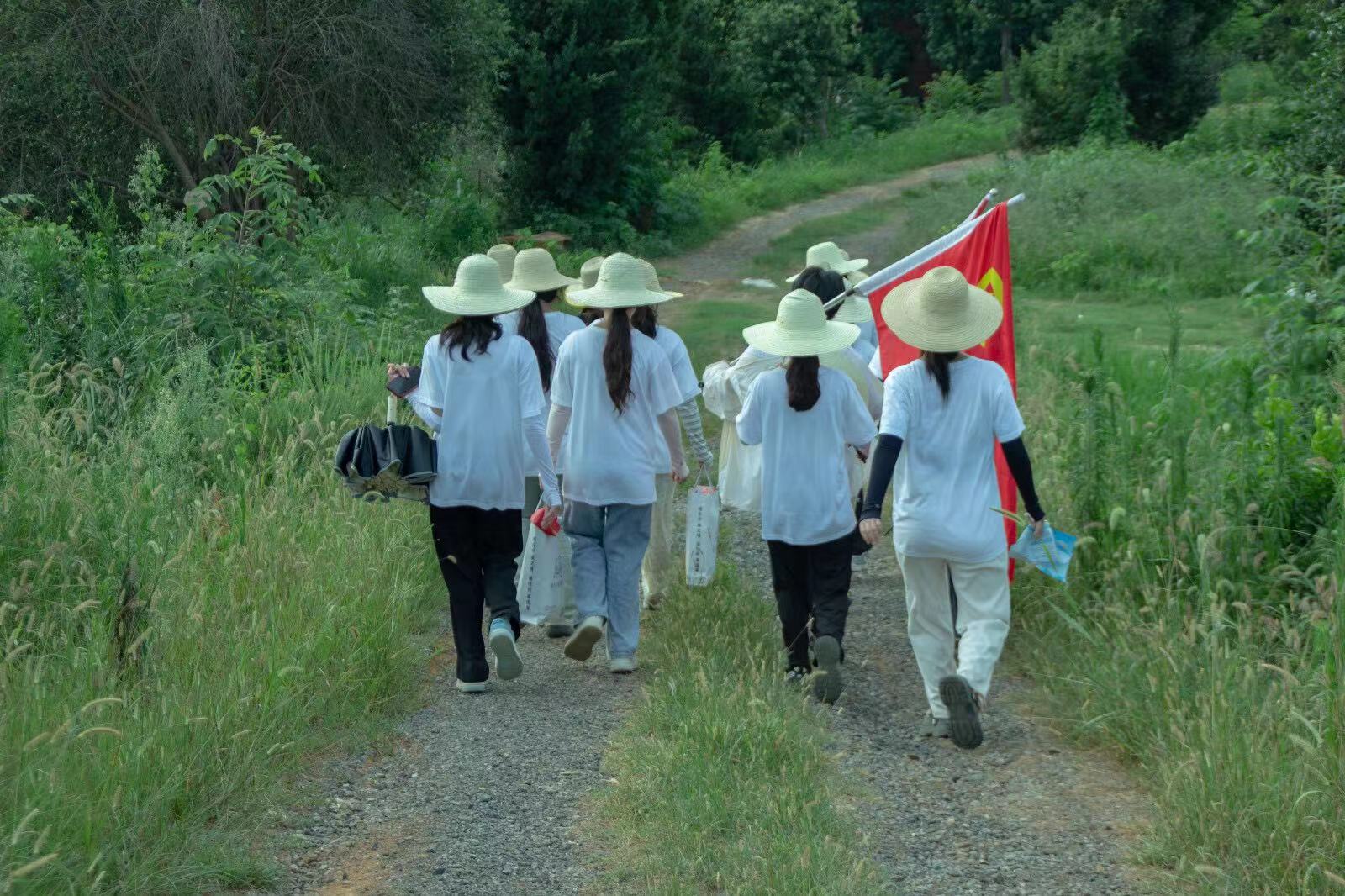 用心下鄉，學農務農