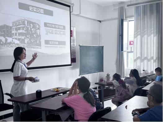 銘記往昔崢嶸歲月，共筑愛國和諧家園