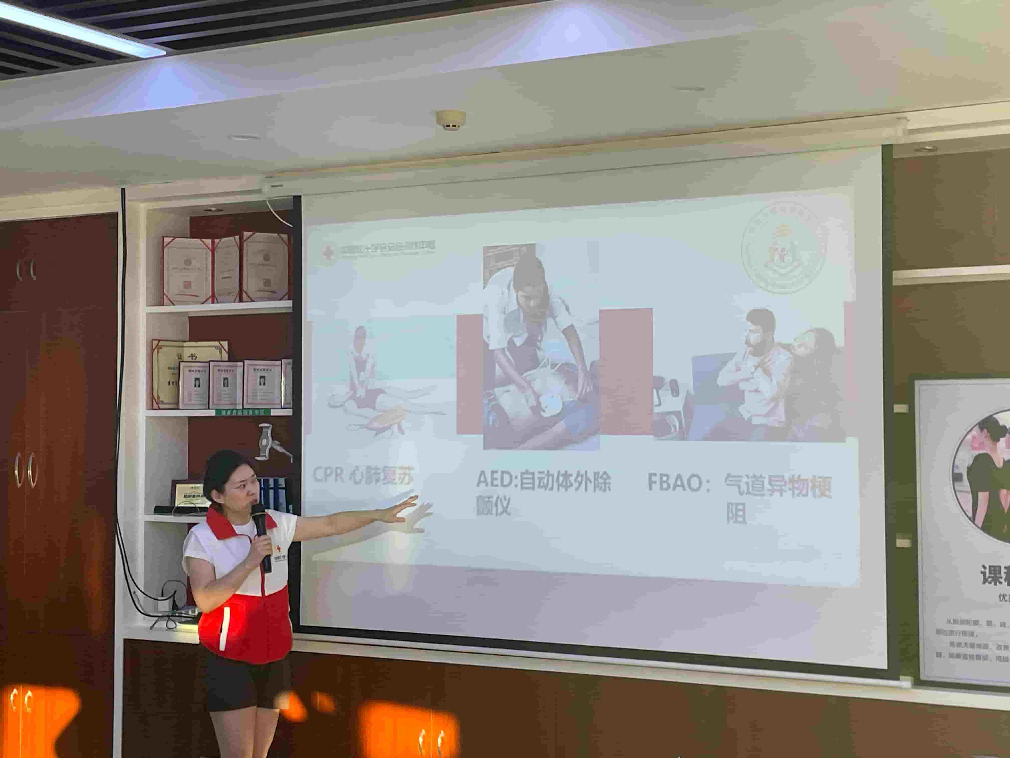 錦醫學子三下鄉：急救在身邊，安全伴我行