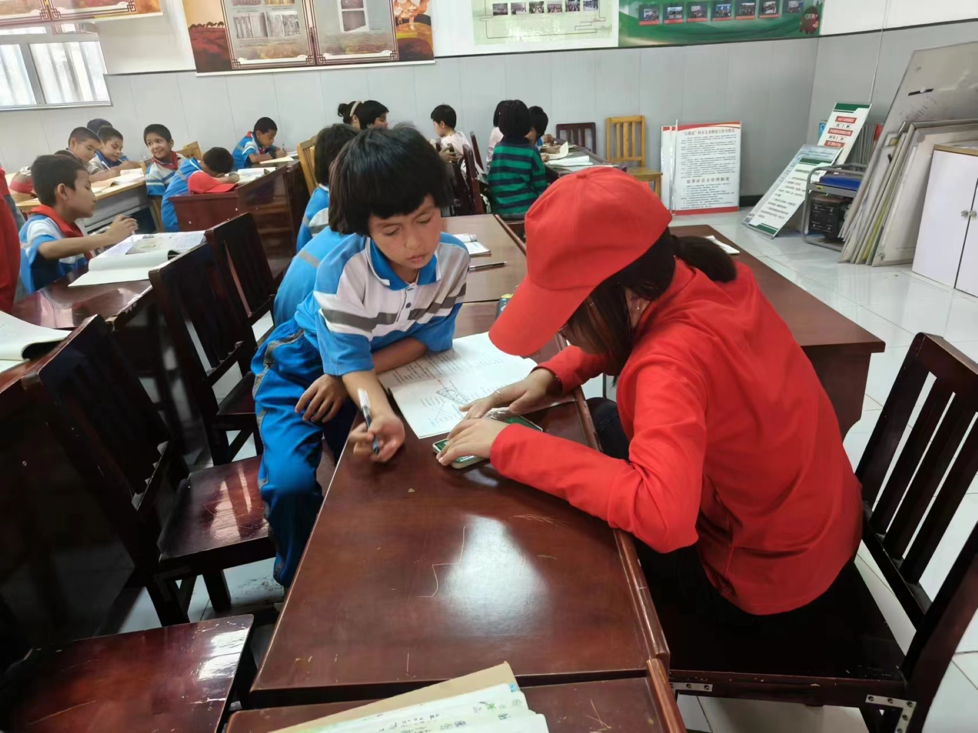 愛心傳遞，知識照亮成長路