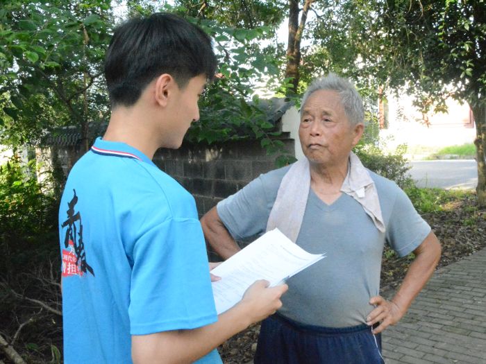 #巢湖學(xué)院工商管理學(xué)院“尋脈柘皋”實(shí)踐團(tuán)赴柘皋鎮(zhèn)峏山村開展中醫(yī)藥文化實(shí)地調(diào)研活動(dòng)#