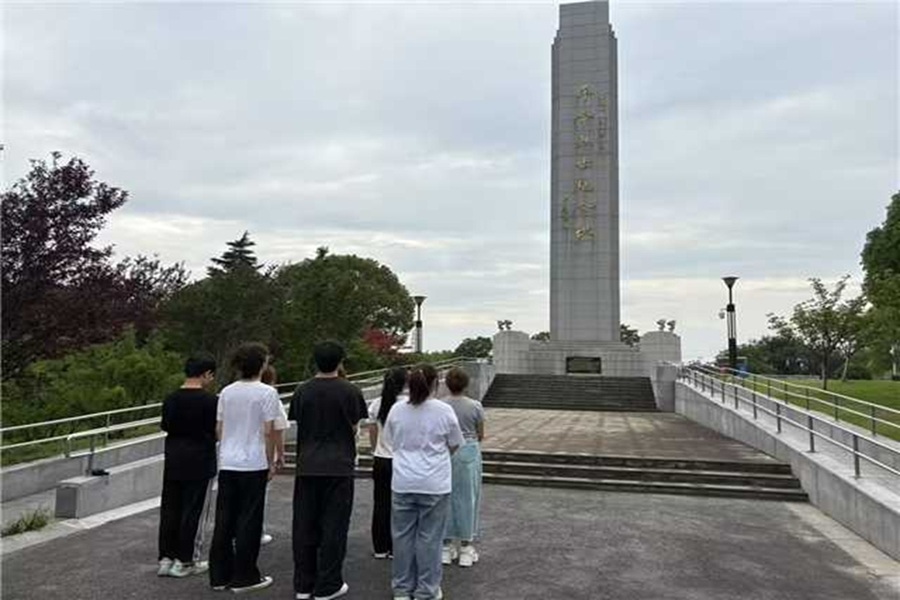 江蘇學子三下鄉：訪陵園學史料，承精神礪青春