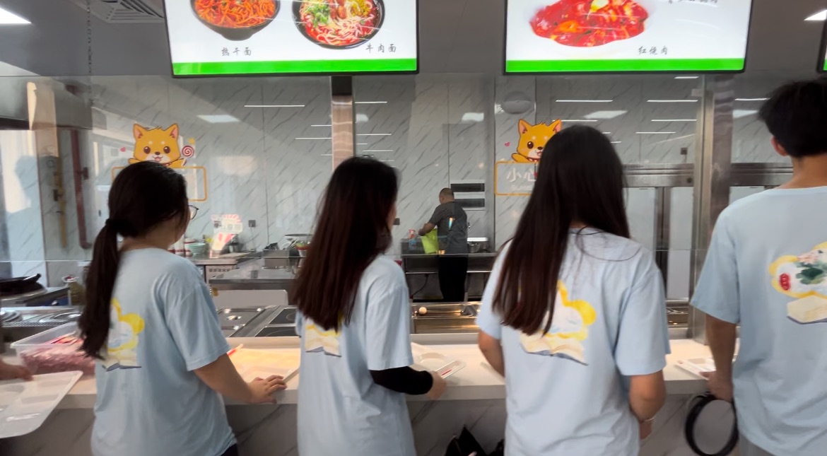 大學(xué)生文明旅游實(shí)踐行：武昌理工學(xué)院云夢(mèng)書韻志愿服務(wù)隊(duì)點(diǎn)亮云夢(mèng)幸福餐桌