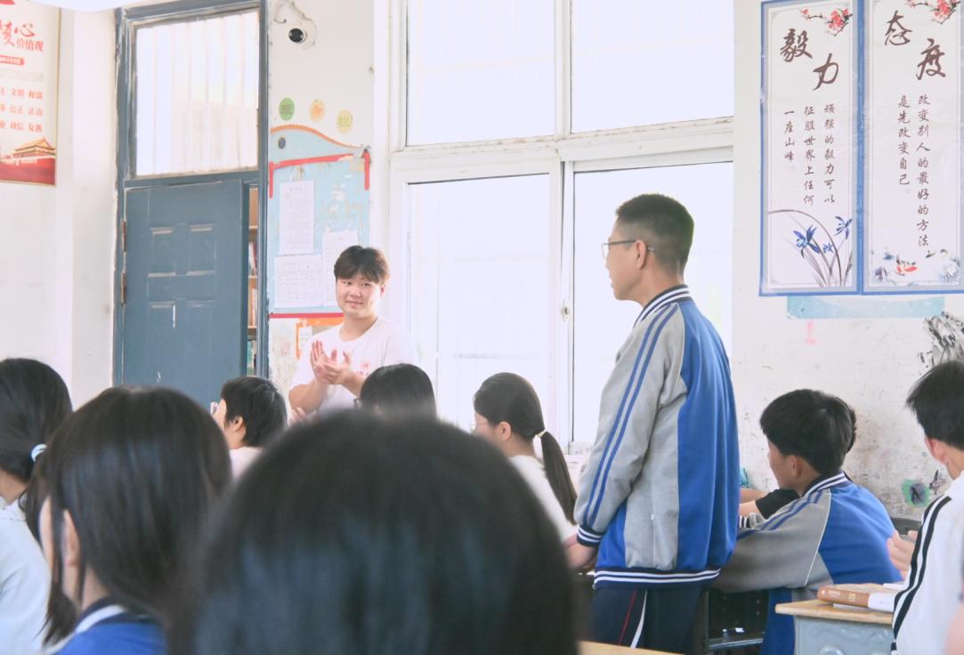 美育下鄉(xiāng)：激活鄉(xiāng)村新活力——經(jīng)管學院“潁領(lǐng)風番”團隊 2025年暑期“三下鄉(xiāng)”社會實踐活動（五）