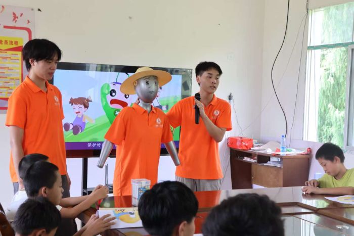 守護成長底色，共筑安全防線 ——白溪關村“籬笆上的牽牛花”活動暖心開展