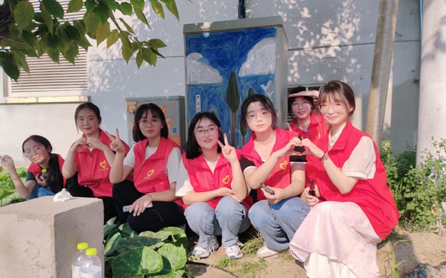 山東第二醫(yī)科大學(xué)康復(fù)醫(yī)學(xué)院前往濰坊市濰城區(qū)槐行村開(kāi)展“健康同行潤(rùn)?quán)l(xiāng)土 攜手筑夢(mèng)繪新圖”暑期“三下鄉(xiāng)”社會(huì)實(shí)踐活動(dòng)