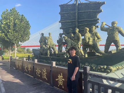  “火炬?zhèn)鞒校t色記憶”精神尋訪團(tuán)家鄉(xiāng)紅色資源學(xué)習(xí)之