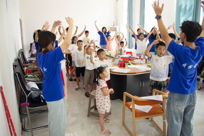 星火潤珙童，篤行綻芳華—成都理工大學(xué)宜賓校區(qū)“青春篤行 星火筑夢”實踐團(tuán)隊