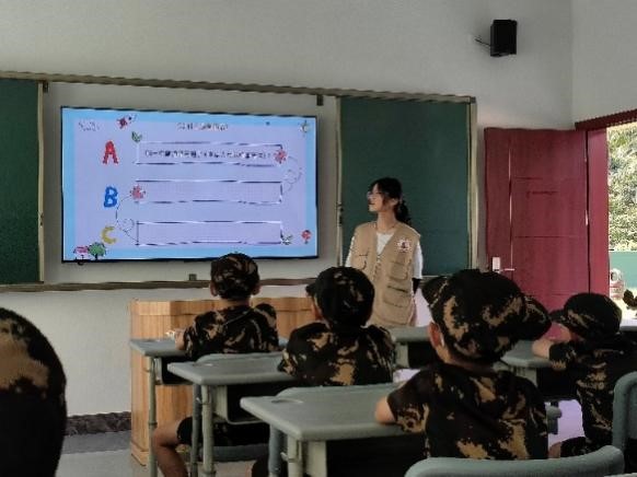 佛科院學(xué)子深入連南瑤族自治縣三下鄉(xiāng)：義教促交流，互助共成長(zhǎng)