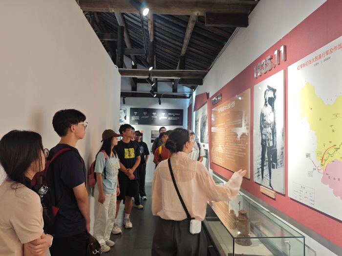 成都大學(xué)“紅色筑夢·薪火相傳”實踐團(tuán)赴橫山崗紅軍戰(zhàn)斗遺址開展深度研學(xué)活動