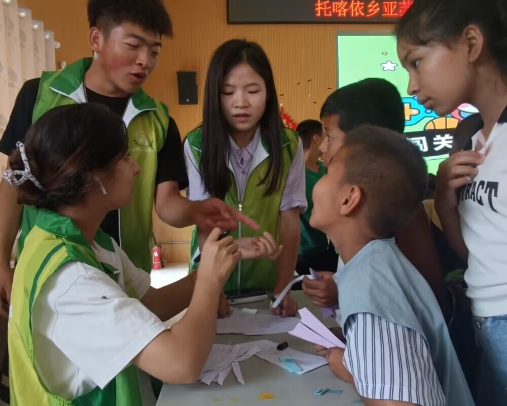 農(nóng)科學子推普下鄉(xiāng)，筑牢文明素養(yǎng)壁壘