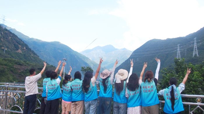 推普潤鄉土，文韻繪新章——甘孜鄉村振興實踐行