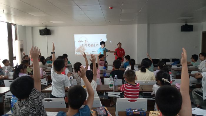 知行潤桃李，青春沃新苗——武漢學(xué)院“明德映日，慧心朗月”教育關(guān)愛暑期社會實踐團(tuán)三下鄉(xiāng)實踐紀(jì)實