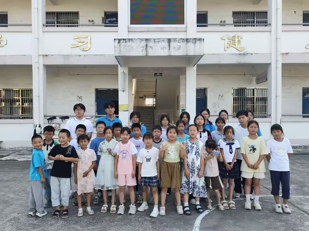 雙向滋養(yǎng)：支教路上的共同成長