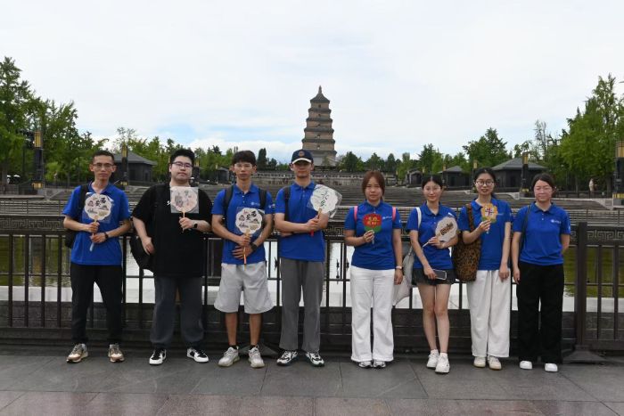 研行中華，燃創(chuàng)未來(lái)