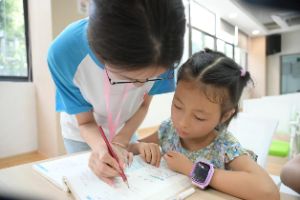 重師學子三下鄉：多科聯動進社區，青春筑夢暖童心