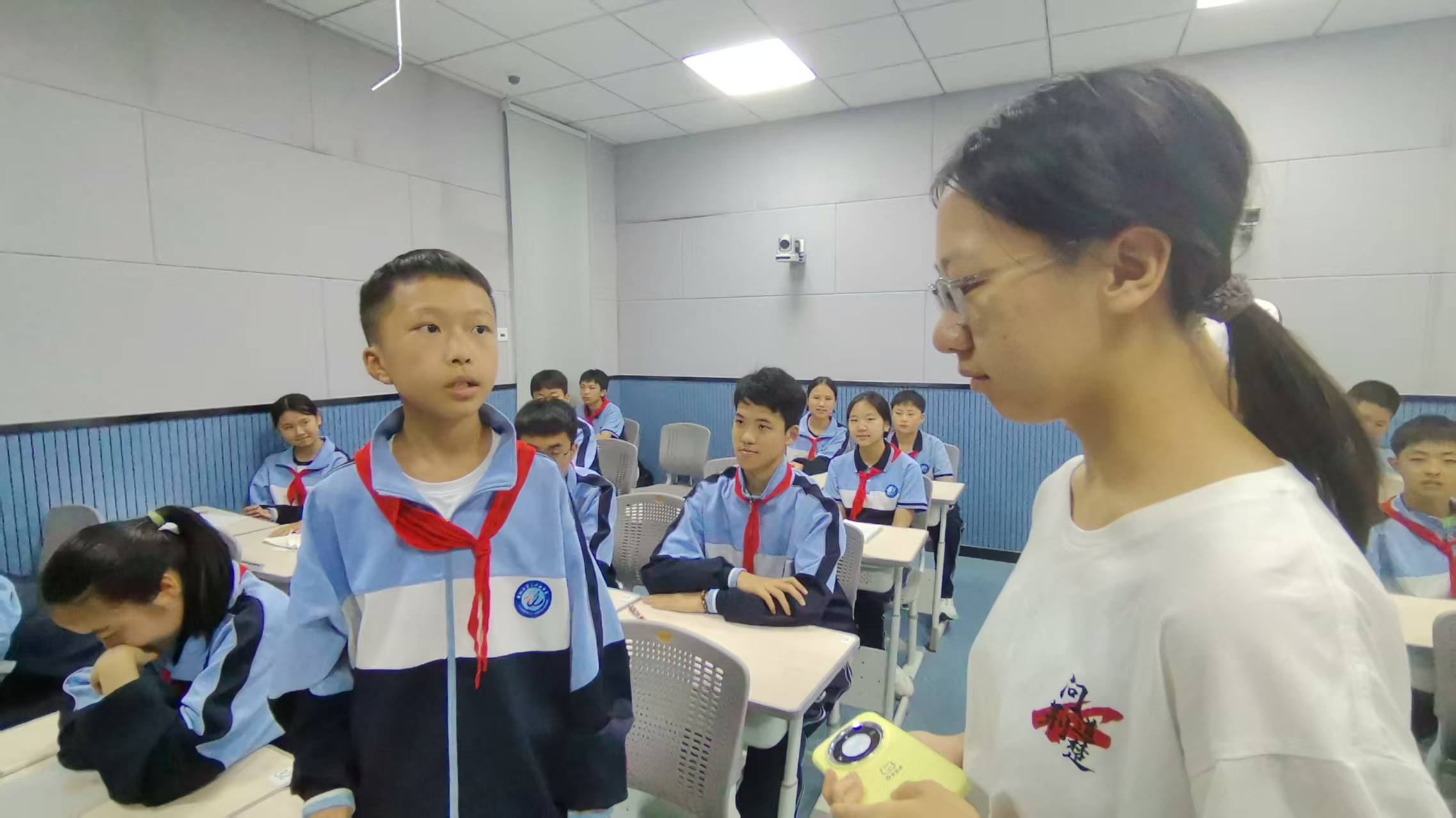 ?黔寧沃土育新聲：湖北大學(xué)“走近田野課堂”實踐隊點亮鄉(xiāng)鎮(zhèn)語文教育振興路