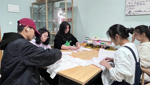 “觀今宜鑒古，無古不成今”——移通學(xué)子在非遺工藝中感受工匠之風(fēng)