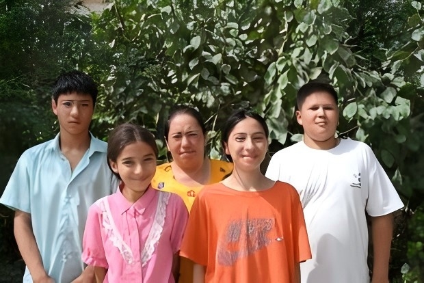 鏡頭定格溫情 宣傳凝聚共識(shí)——“鏡頭凝同心 民族融情南疆行”三下鄉(xiāng)活動(dòng)走進(jìn)昆侖社區(qū)