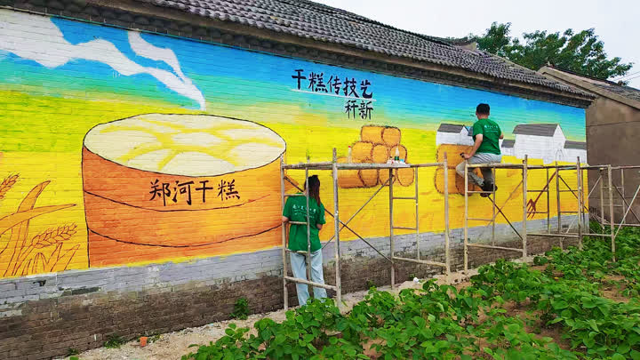 “農(nóng)繪振興·鄉(xiāng)見未來” ——寶應(yīng)舉辦鄉(xiāng)村振興彩繪大賽，高校學(xué)子執(zhí)筆繪就荷鄉(xiāng)新畫卷