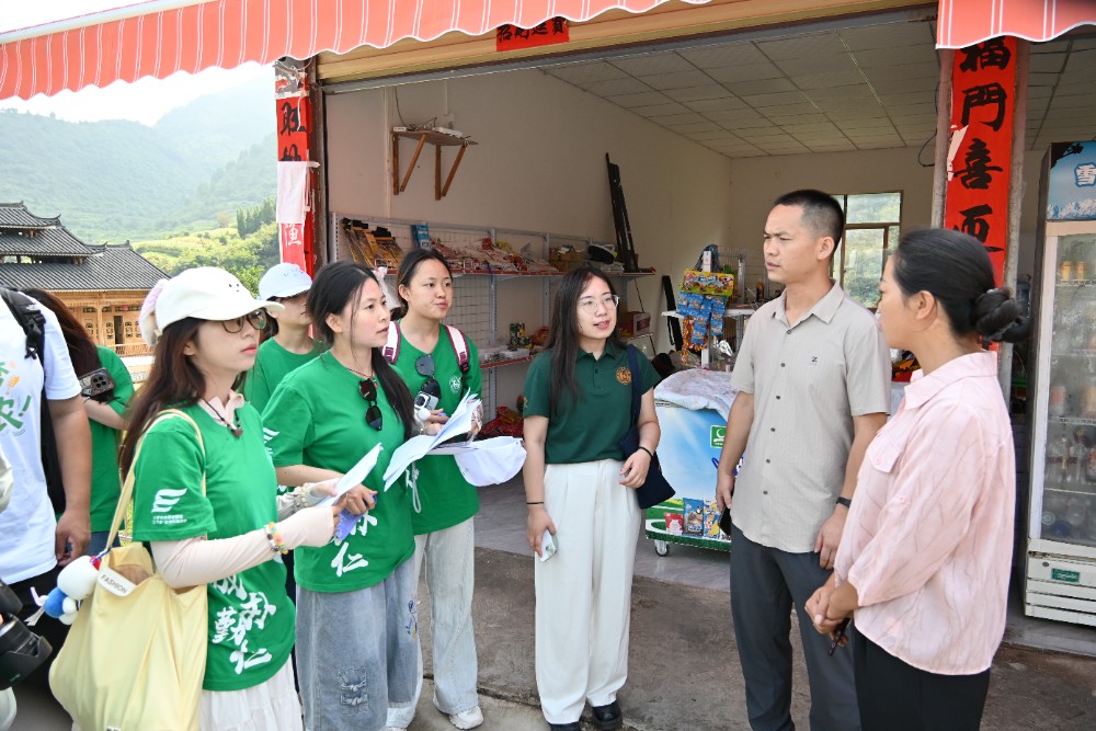 記憶銀行讓愛與回憶不褪色 ——南農(nóng)“植鏈麻江”實(shí)踐團(tuán)隊(duì)走進(jìn)麻江